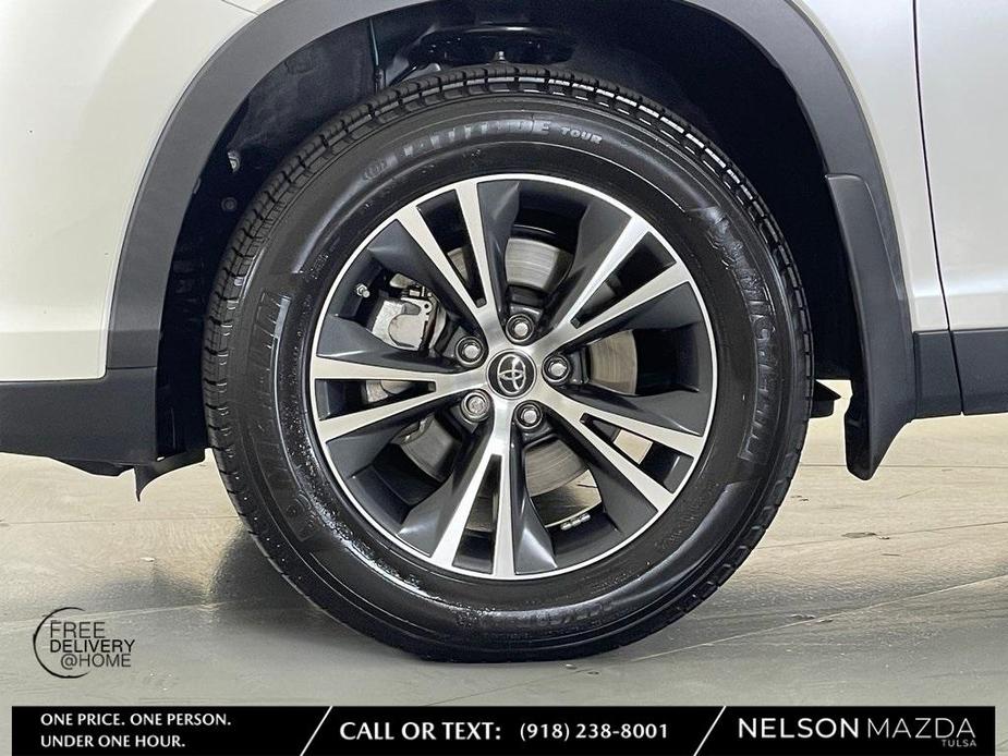 used 2019 Toyota Highlander car, priced at $27,038