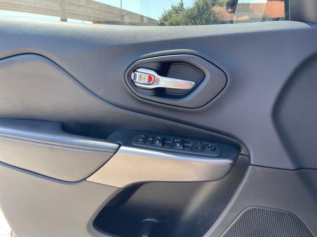 used 2019 Jeep Cherokee car, priced at $16,335