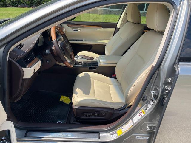 used 2016 Lexus ES 300h car, priced at $19,361