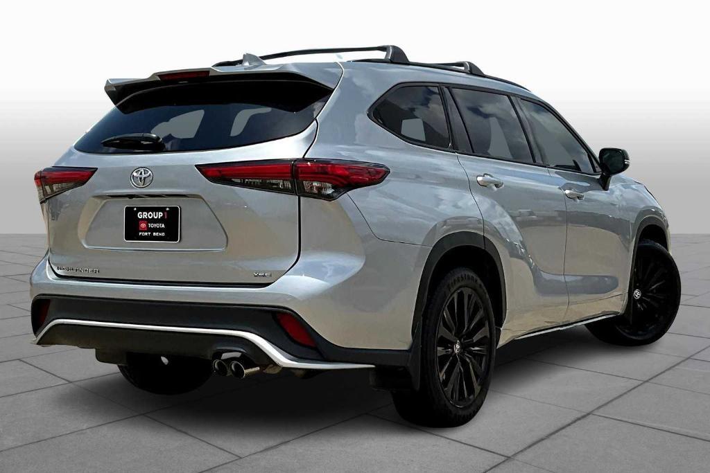 used 2023 Toyota Highlander car, priced at $37,900