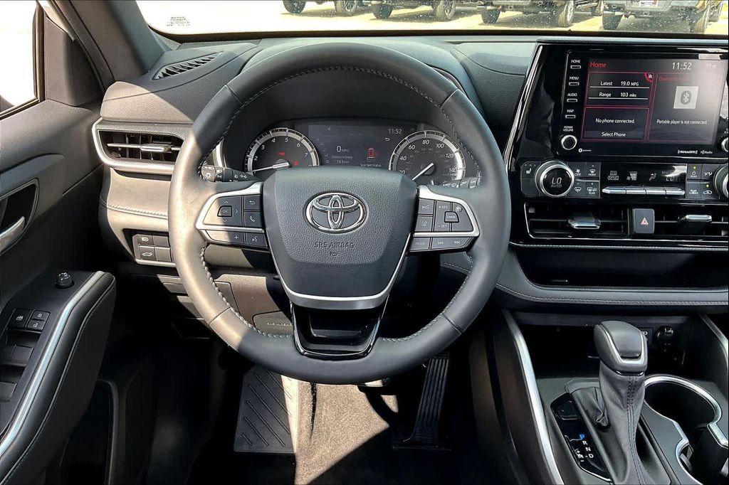 used 2022 Toyota Highlander car, priced at $37,000