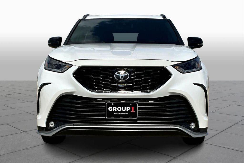 used 2022 Toyota Highlander car, priced at $37,000