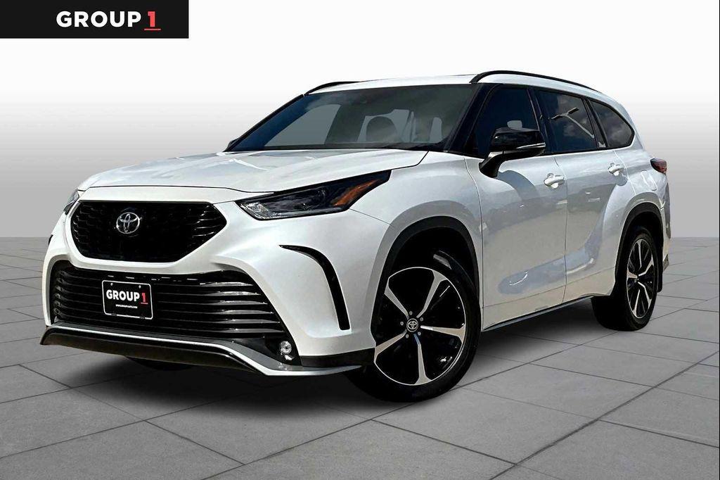 used 2022 Toyota Highlander car, priced at $37,000