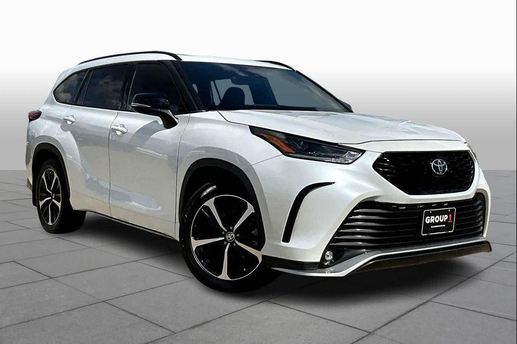 used 2022 Toyota Highlander car, priced at $37,000