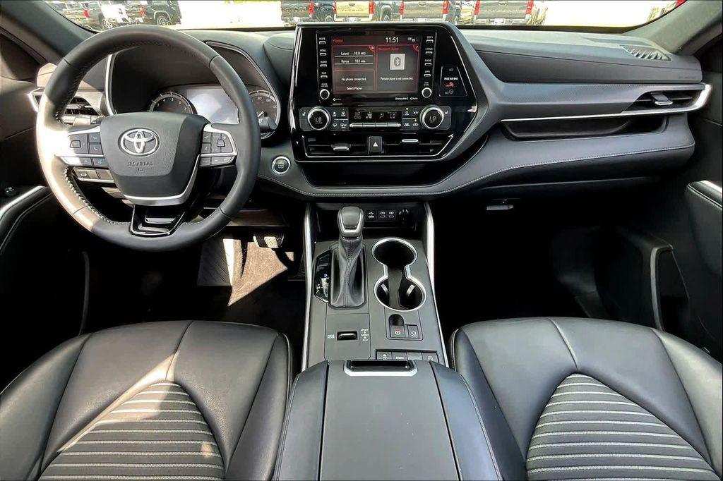 used 2022 Toyota Highlander car, priced at $37,000