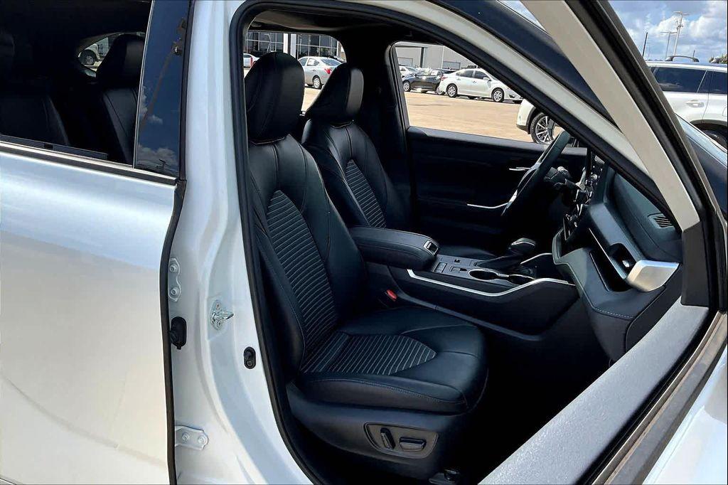 used 2022 Toyota Highlander car, priced at $37,000