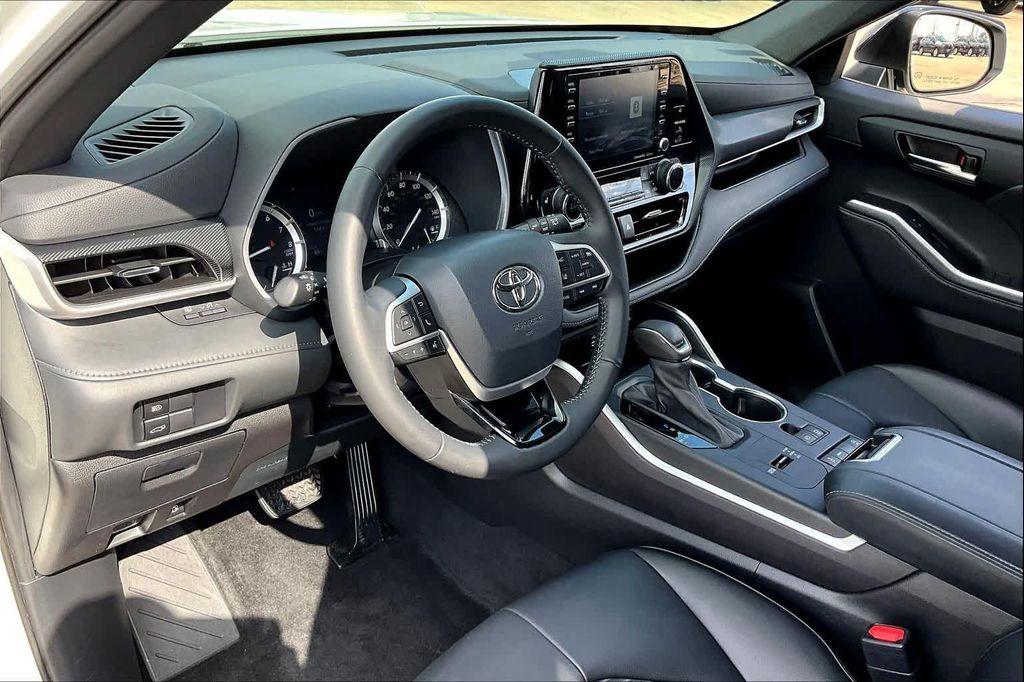 used 2022 Toyota Highlander car, priced at $37,000