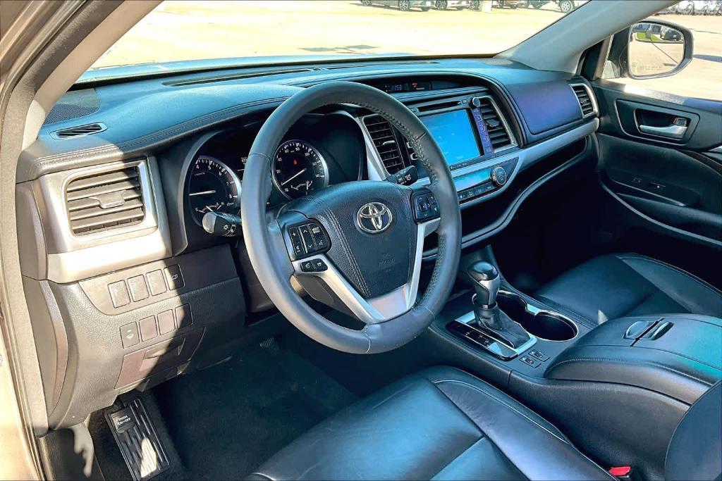 used 2016 Toyota Highlander car, priced at $21,850