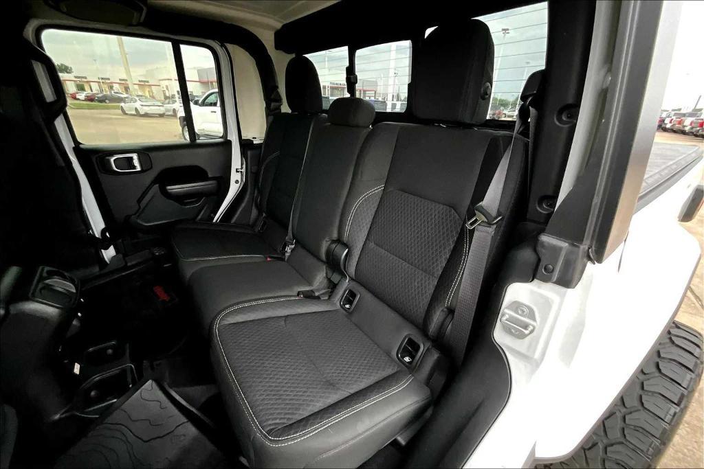 used 2021 Jeep Gladiator car, priced at $28,800
