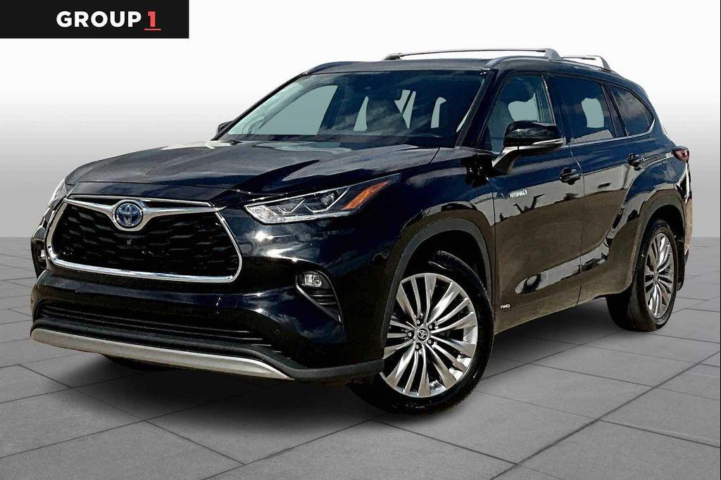 used 2021 Toyota Highlander Hybrid car, priced at $33,400