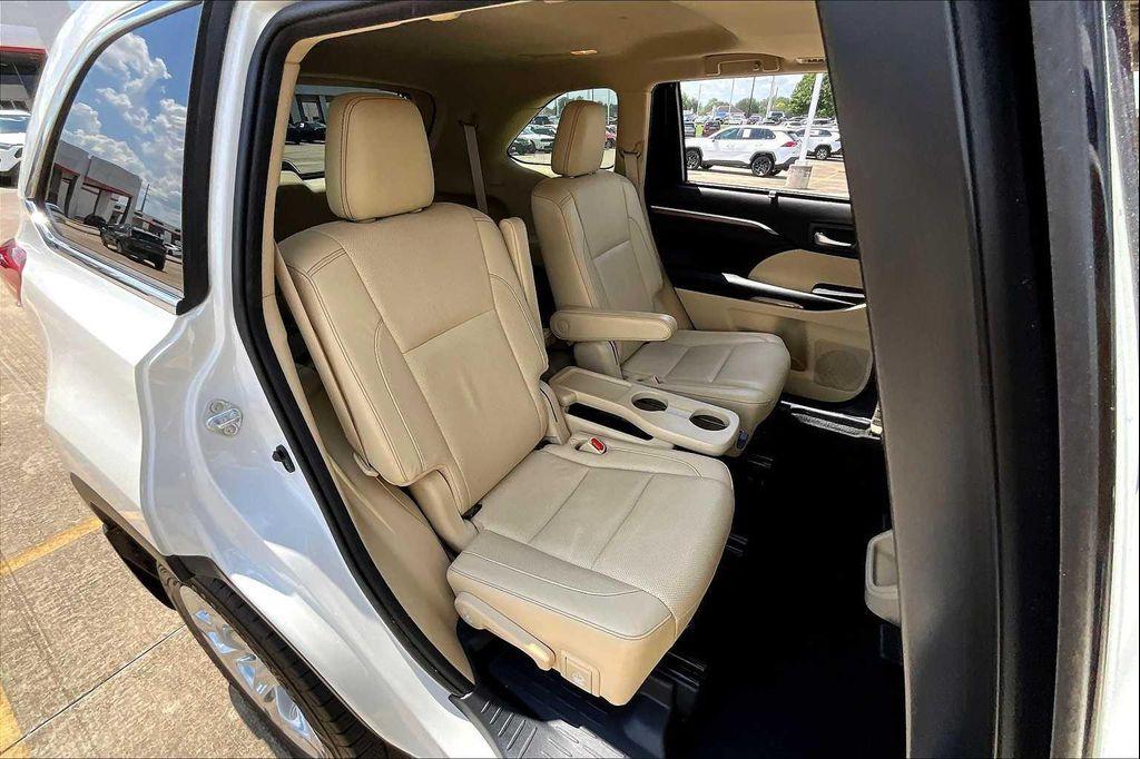 used 2019 Toyota Highlander car, priced at $24,700
