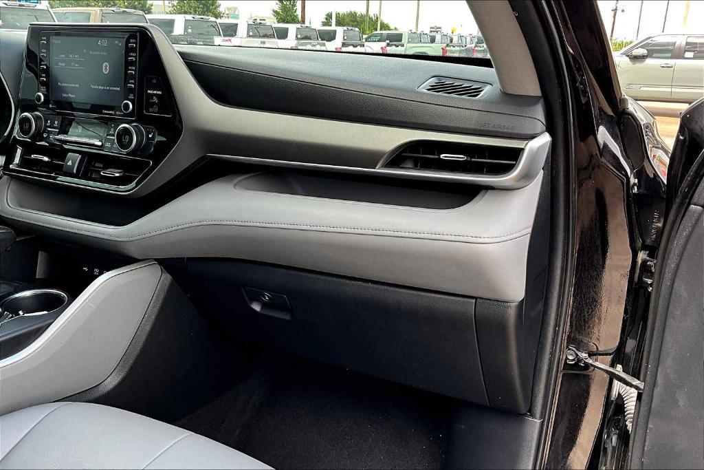 used 2021 Toyota Highlander car, priced at $29,800