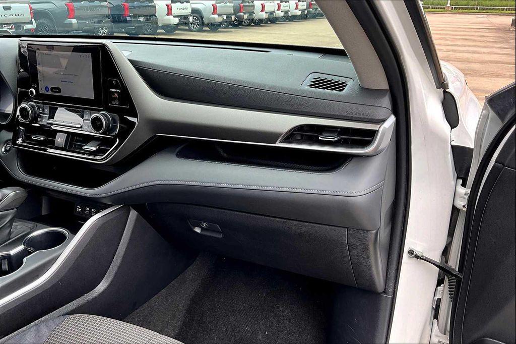 used 2023 Toyota Highlander car, priced at $31,218