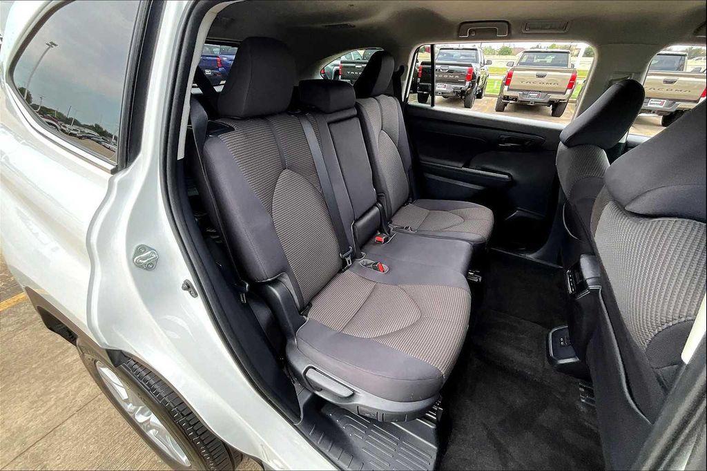 used 2023 Toyota Highlander car, priced at $31,218