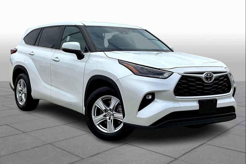 used 2023 Toyota Highlander car, priced at $31,218
