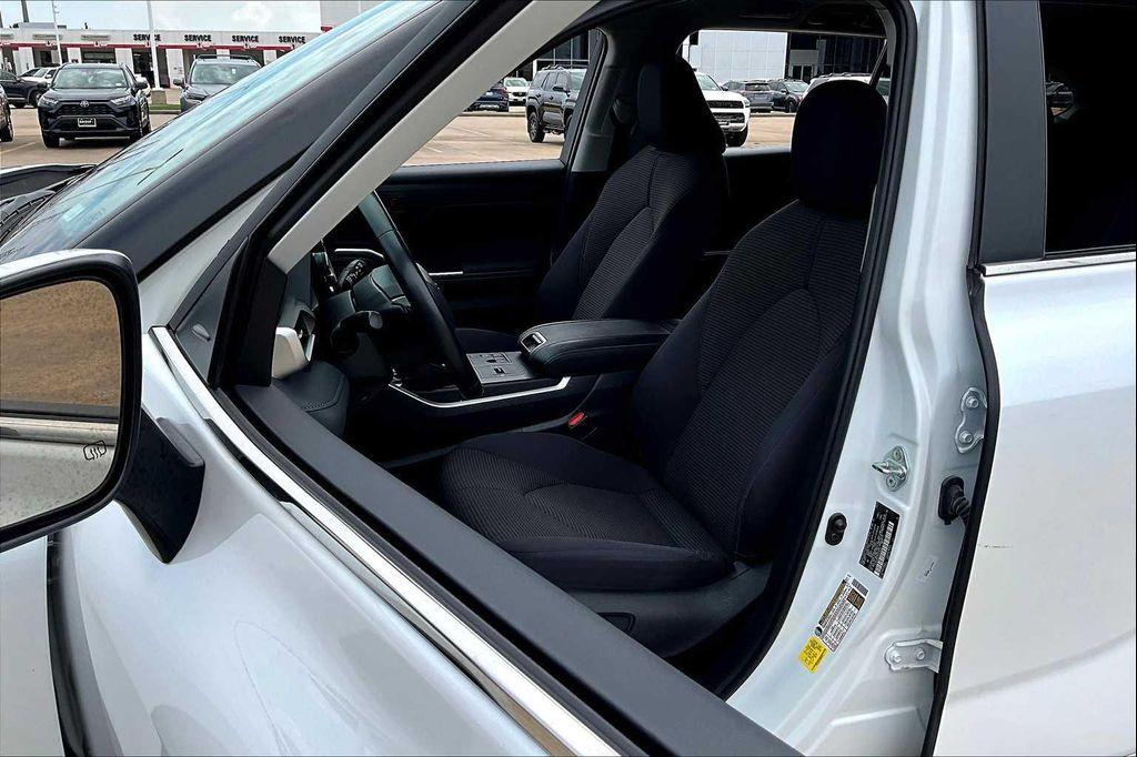 used 2023 Toyota Highlander car, priced at $31,218