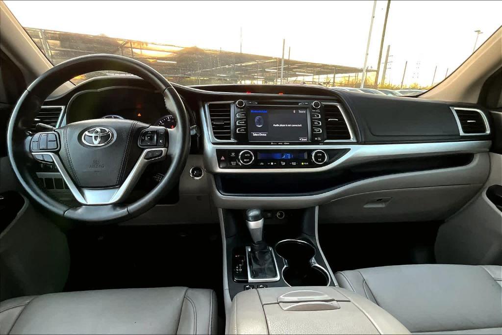 used 2018 Toyota Highlander car, priced at $21,550