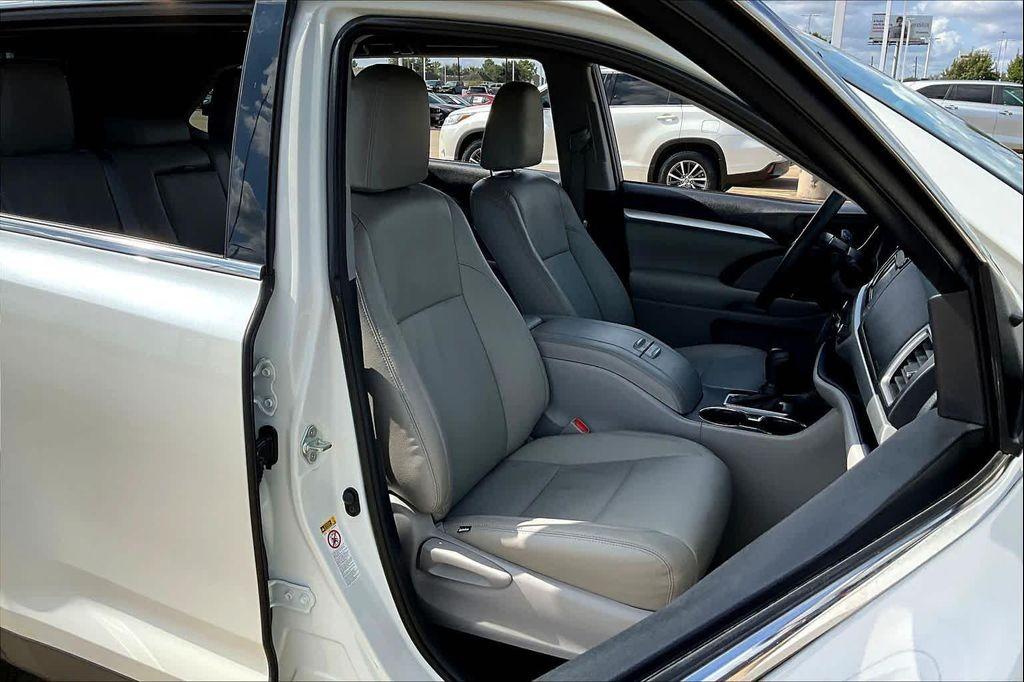 used 2019 Toyota Highlander car, priced at $24,900