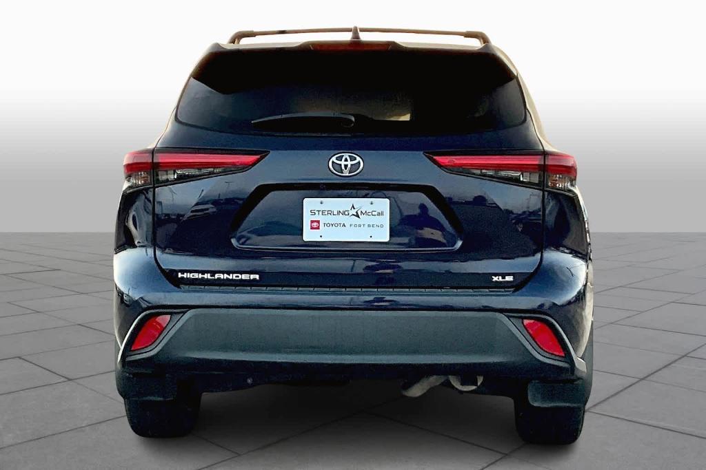 used 2022 Toyota Highlander car, priced at $29,000