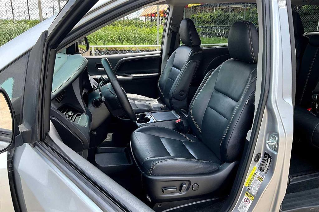 used 2016 Toyota Sienna car, priced at $18,900