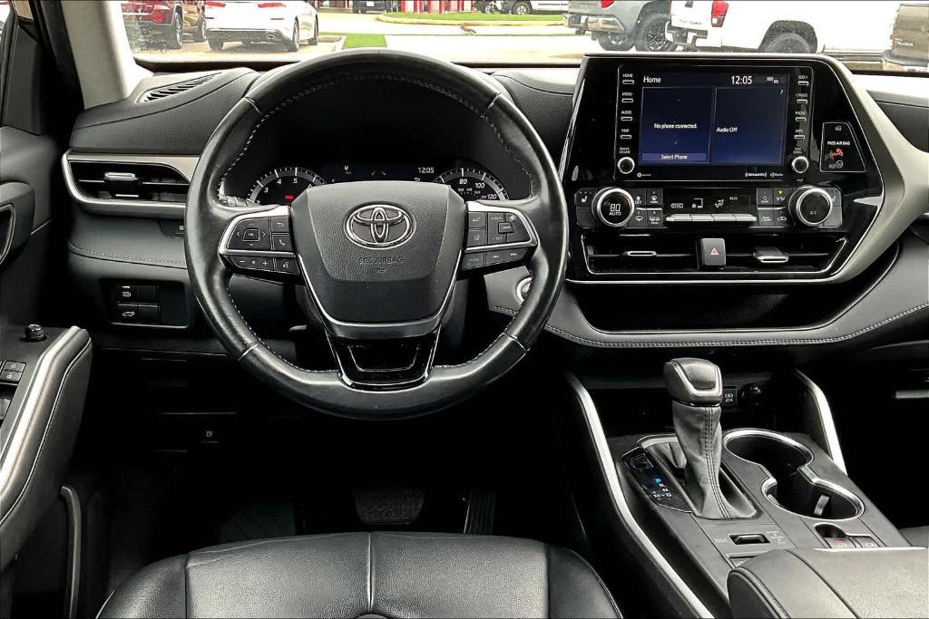 used 2021 Toyota Highlander car, priced at $28,750