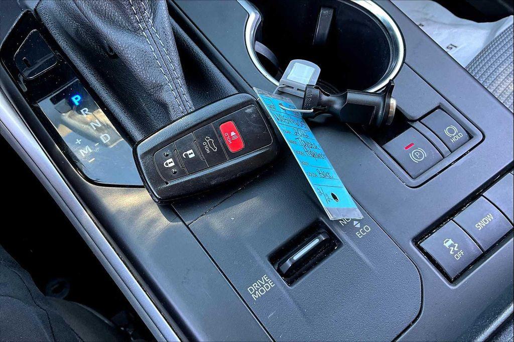 used 2022 Toyota Highlander car, priced at $30,100