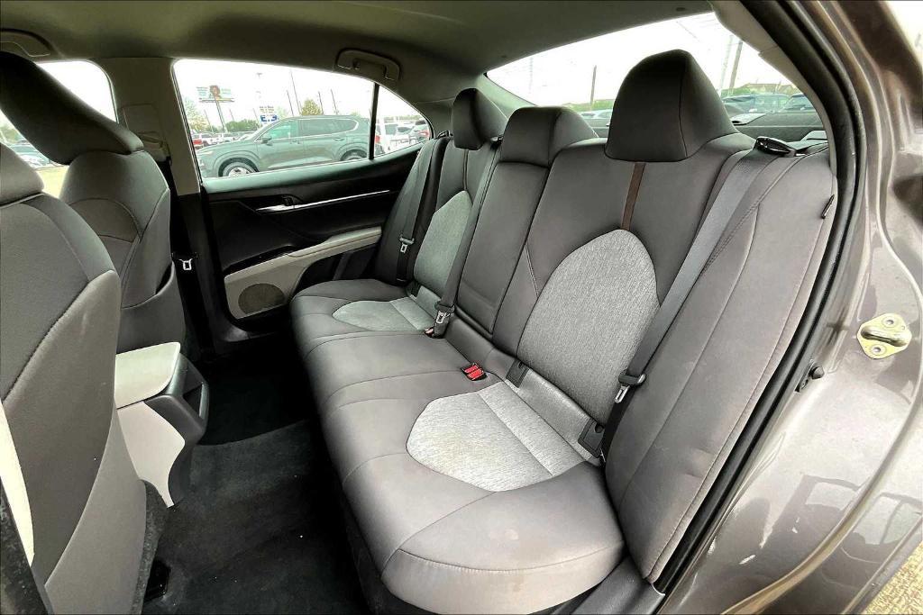 used 2018 Toyota Camry Hybrid car, priced at $16,100