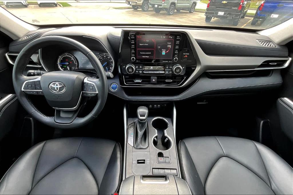 used 2022 Toyota Highlander Hybrid car, priced at $38,700