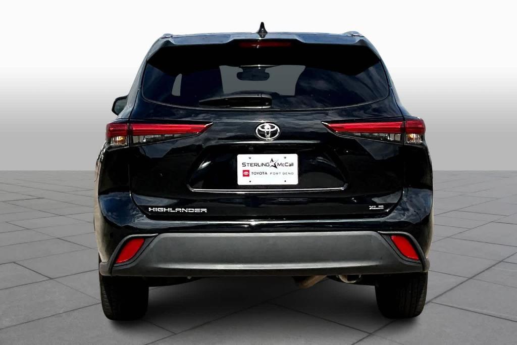 used 2022 Toyota Highlander car, priced at $32,850