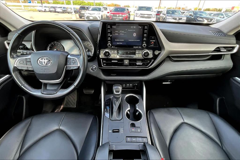 used 2022 Toyota Highlander car, priced at $32,850