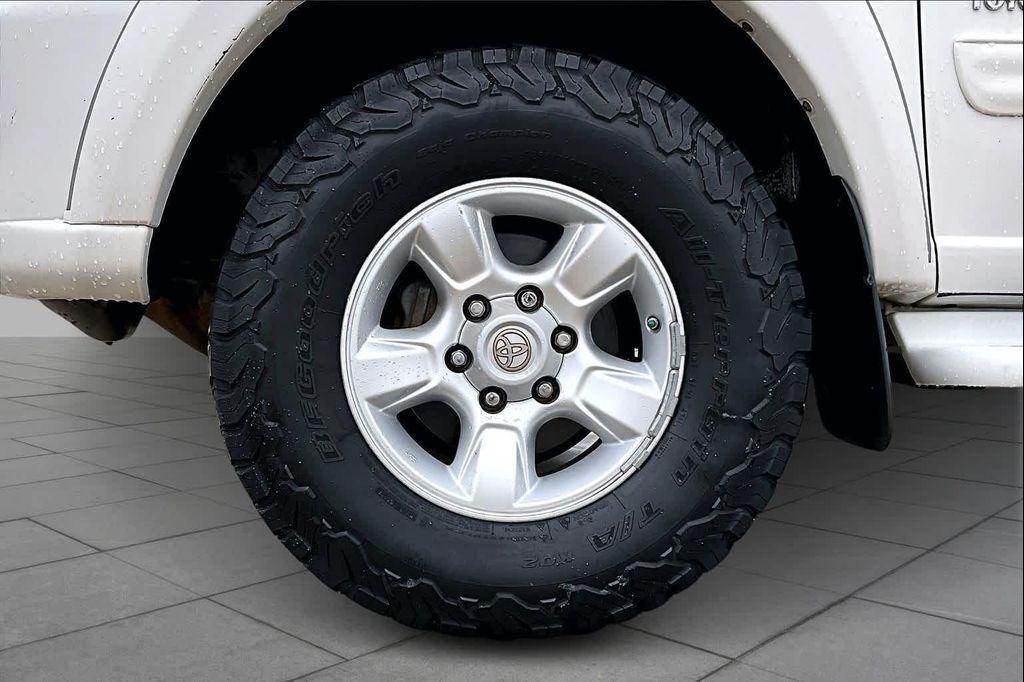 used 2006 Toyota Tundra car, priced at $11,100