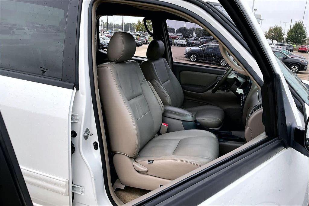 used 2006 Toyota Tundra car, priced at $11,100