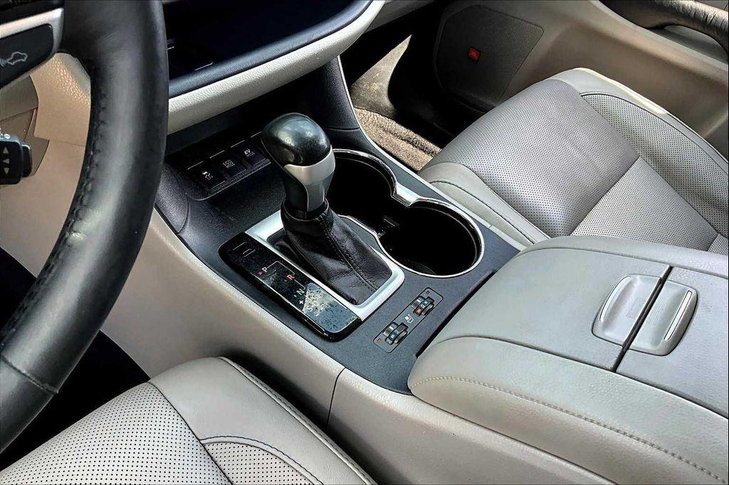 used 2016 Toyota Highlander Hybrid car, priced at $17,850