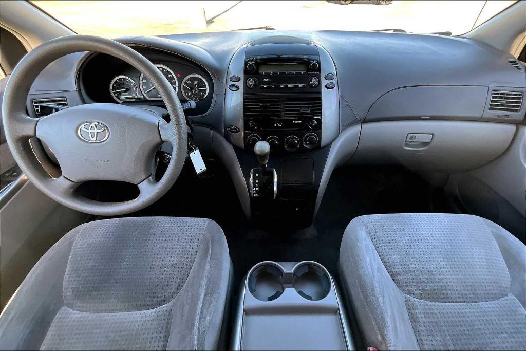 used 2006 Toyota Sienna car, priced at $5,750