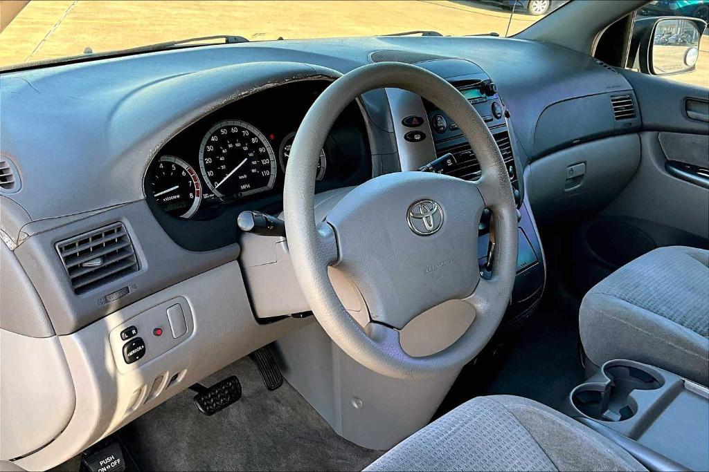 used 2006 Toyota Sienna car, priced at $5,750