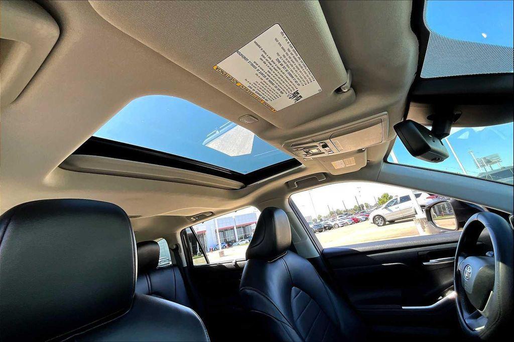 used 2023 Toyota Highlander car, priced at $33,900