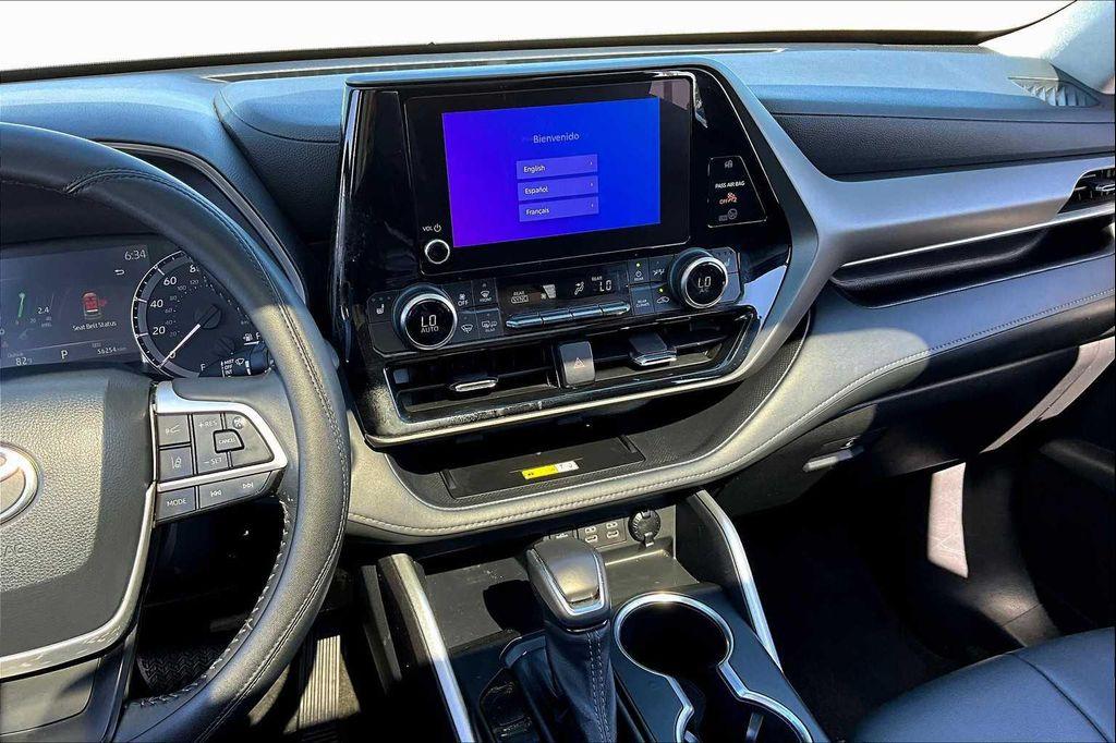 used 2023 Toyota Highlander car, priced at $33,900