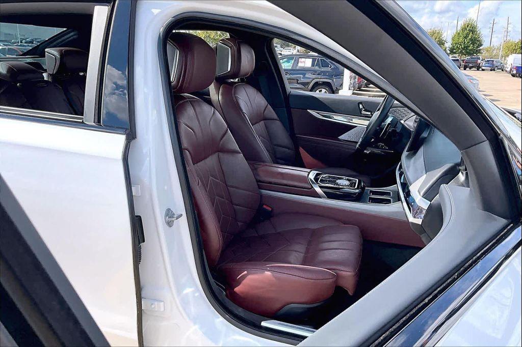 used 2023 BMW 760 car, priced at $76,250
