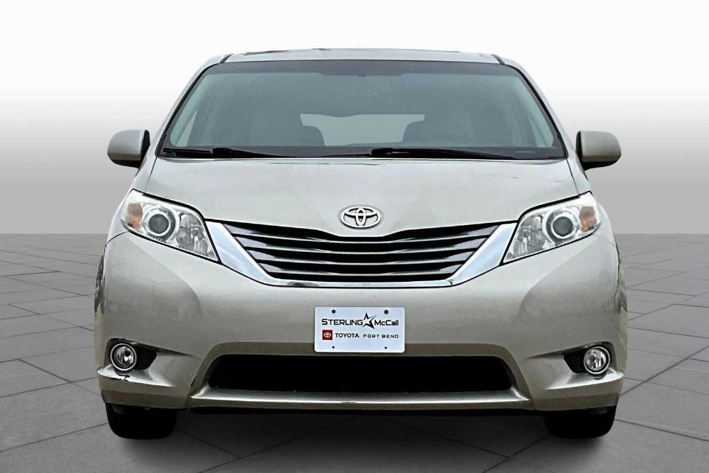 used 2016 Toyota Sienna car, priced at $18,900