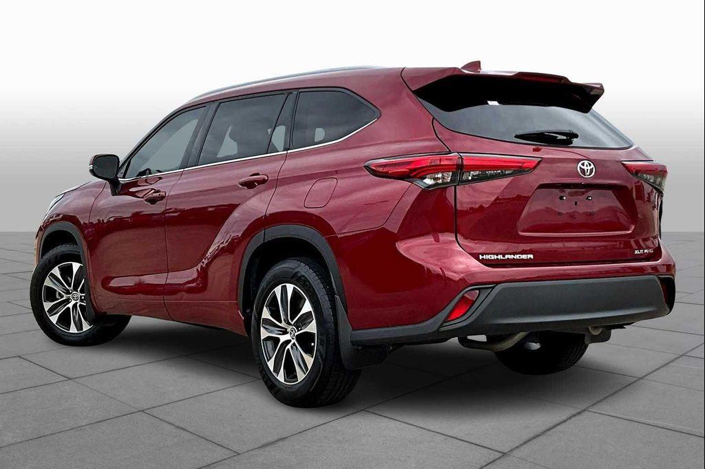 used 2022 Toyota Highlander car, priced at $35,150