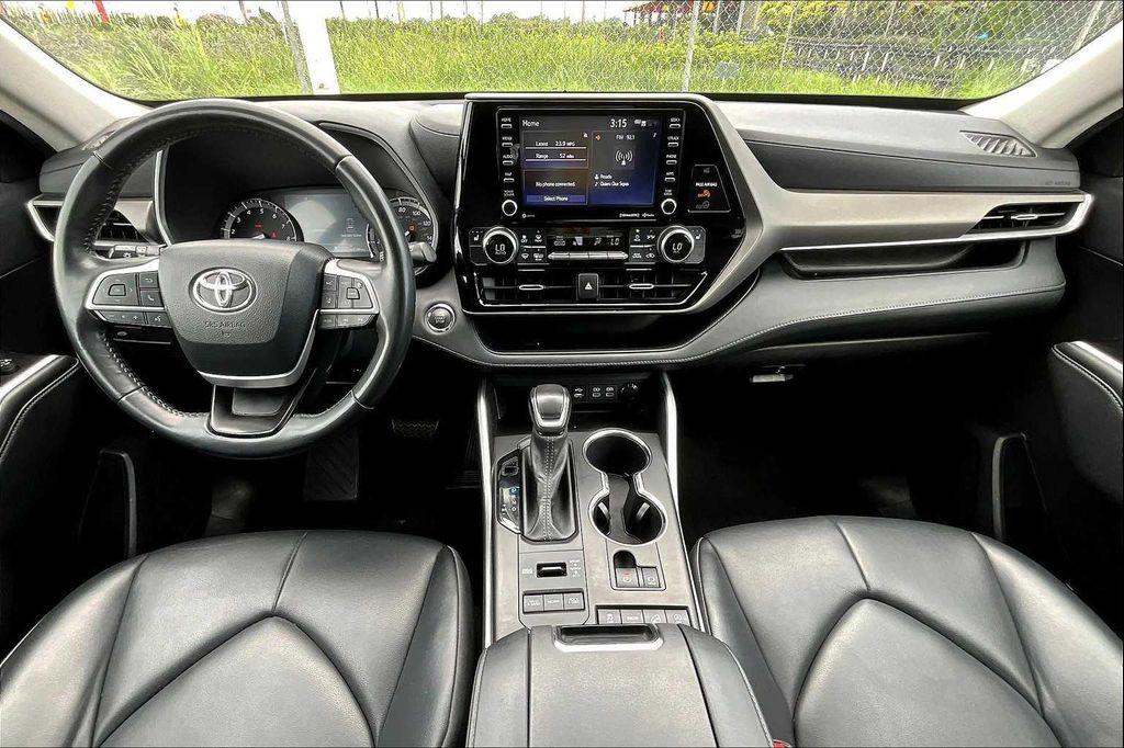 used 2022 Toyota Highlander car, priced at $24,350