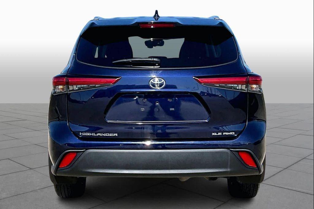 used 2023 Toyota Highlander car, priced at $35,400