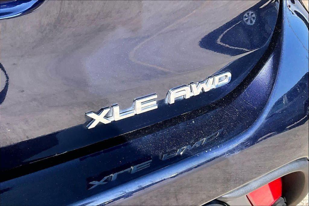 used 2023 Toyota Highlander car, priced at $35,400