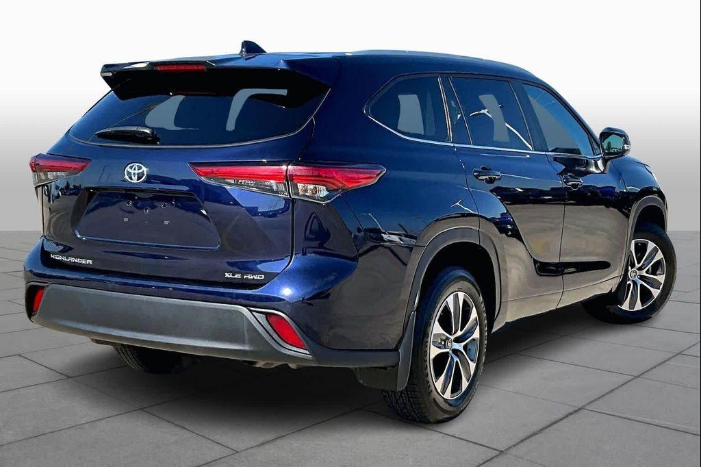 used 2023 Toyota Highlander car, priced at $35,400