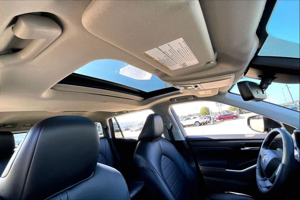 used 2023 Toyota Highlander car, priced at $35,400