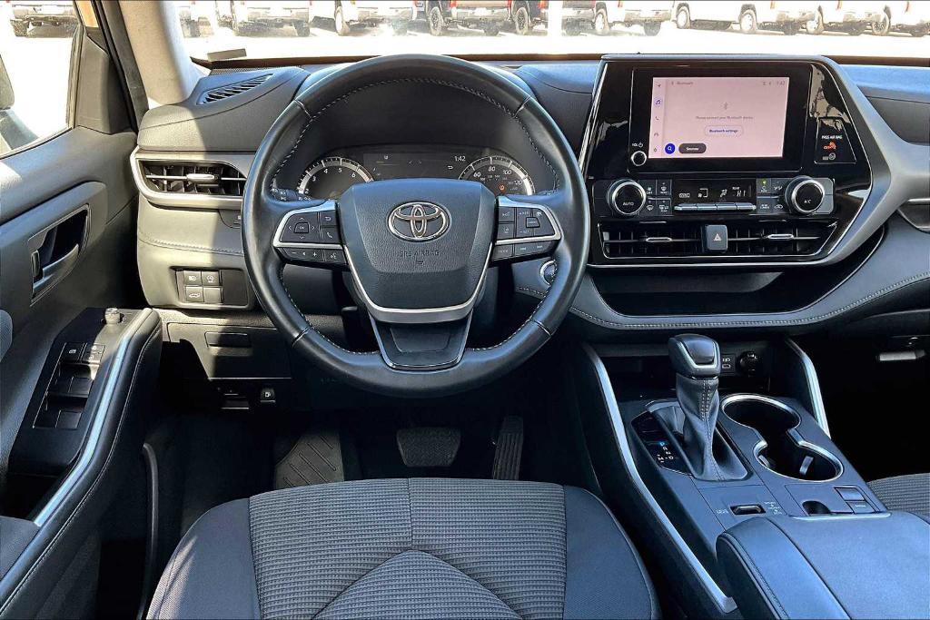 used 2023 Toyota Highlander car, priced at $33,450