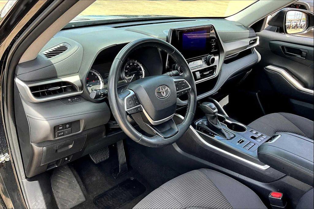 used 2024 Toyota Highlander car, priced at $34,300