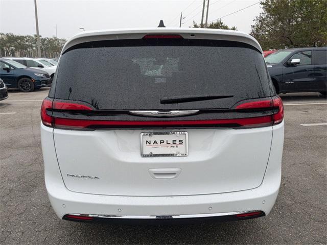 new 2025 Chrysler Pacifica car, priced at $39,320