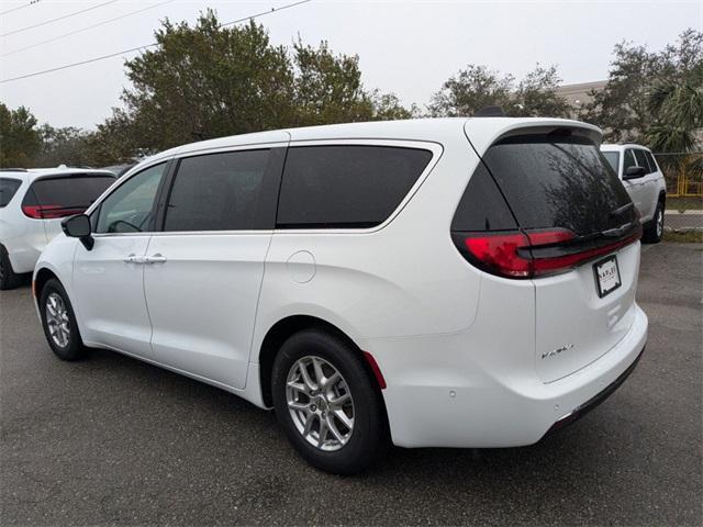 new 2025 Chrysler Pacifica car, priced at $39,320