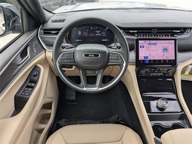 new 2025 Jeep Grand Cherokee car, priced at $44,160